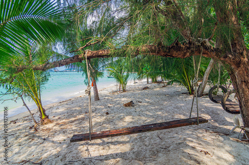 Cuadro en lienzo Impressions of Ko Samui, Thailand's second largest island, is located in the Gulf of Thailand off the east coast of the Isthmus of Kra