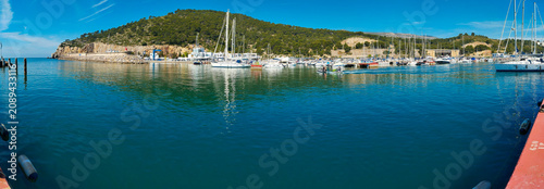 Konstfotografi Oropesa del Mar, en Castellón, Comunidad Valenciana, es una auténtica sorpresa de calas de aspecto natural, monumentos y playas