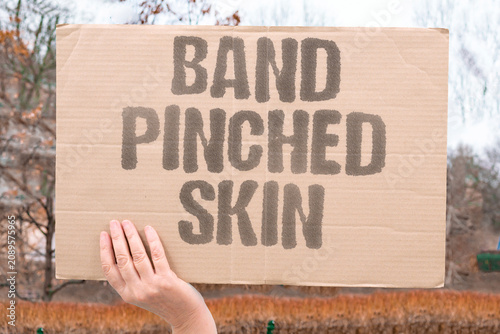 Slika na platnu "Band pinched skin" Watch strap squeezed uncomfortably