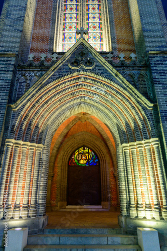 ソウル中心部にある明洞聖堂の美しいライトアップ風景A beautiful view of the illuminated Myeongdong Cathedral in central Seoul