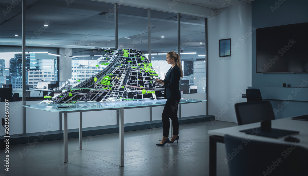 Obraz premium Businesswoman Analyzing Smart City Digital Twin Hologram