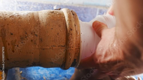 Installing replacement seal on sewer line