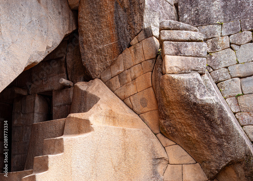 Stone Logic: Where Ancient Geometry Meets Living Mountain Stonework
