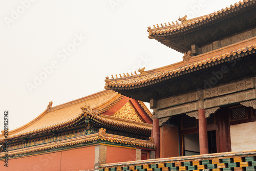 Fotografie Forbidden City Beijing: Traditional Chinese Architecture with Golden Glazed Tile