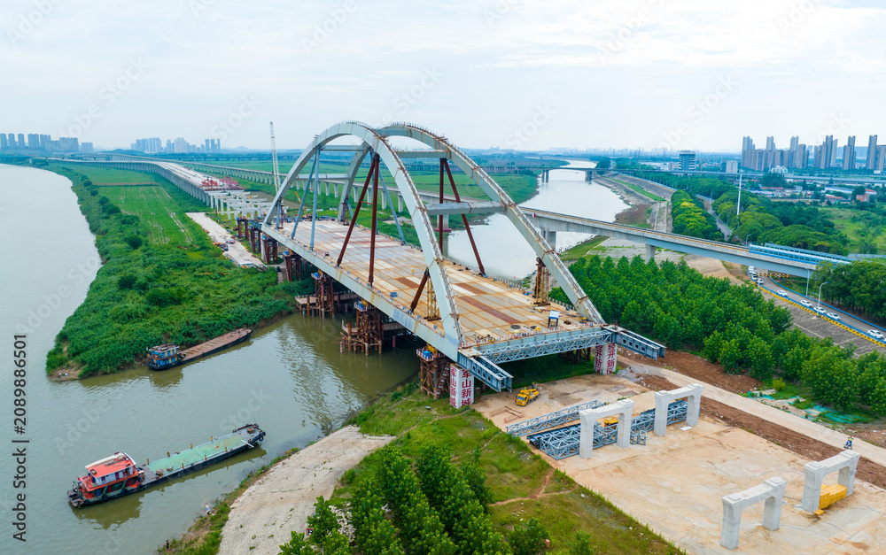 Fototapeta premium Tongshun Bridge Construction Across Yangtze River, Wuhan China