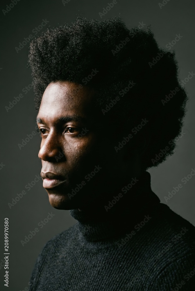 Obraz premium Black Man Portrait Afro Dramatic Lighting