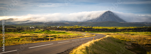 Obraz na płótnie Sunset in the northern part of Iceland during summertime