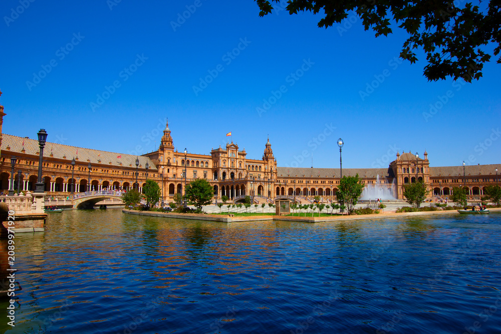 Fototapeta premium bridge of Plaza de España, Seville, Spain
