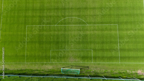 Fotografía Top-down aerial of soccer goal and penalty area in Siltamäki.