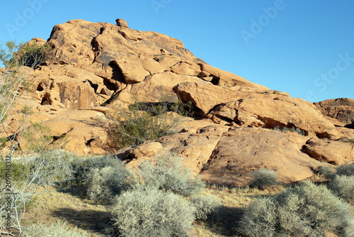 Fotografie Iconic Red Aztec sandstone formations abound at Valley of Fire State Park in Nev