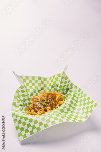 Cuadro en lienzo like pasta mingling with bolognese sauce and fresh tomatoes, finding peace withi