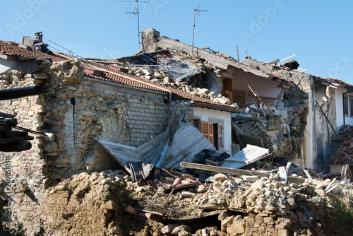 Photos City destroyed by an earthquake
