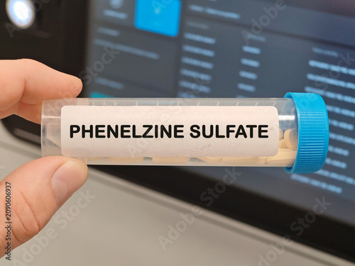 Foto PHENELZINE SULFATE MAO inhibitor antidepressant for depression and anxiety table