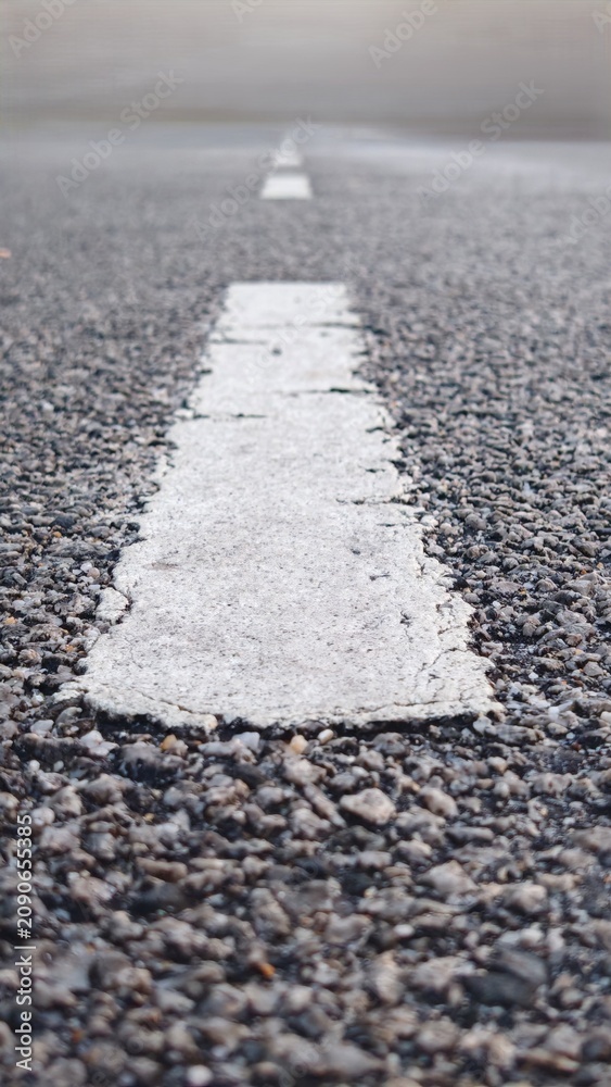 Fototapeta premium Road Perspective with White Center Line