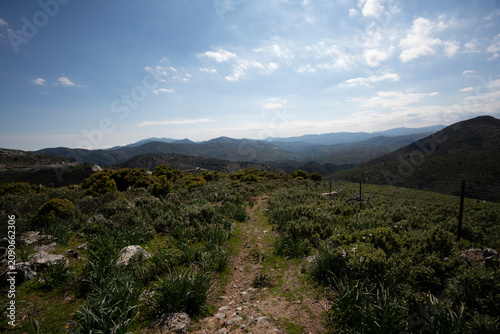 Quadro su tela Mountain Trail Landscape Under Blue Sky