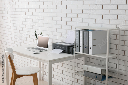 Modern home office workspac...