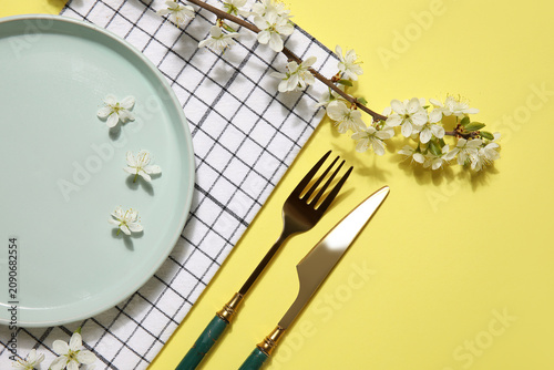 Beautiful table setting wit...