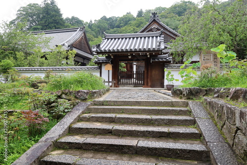 Cuadro en lienzo A Japanese temple : a scene of the precincts to Hase-dera Temple in Sakurai City