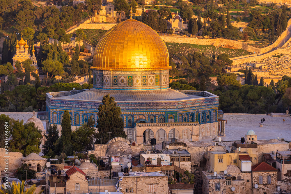 Obraz premium Dome of the Rock on the Temple Mount in Jerusalem