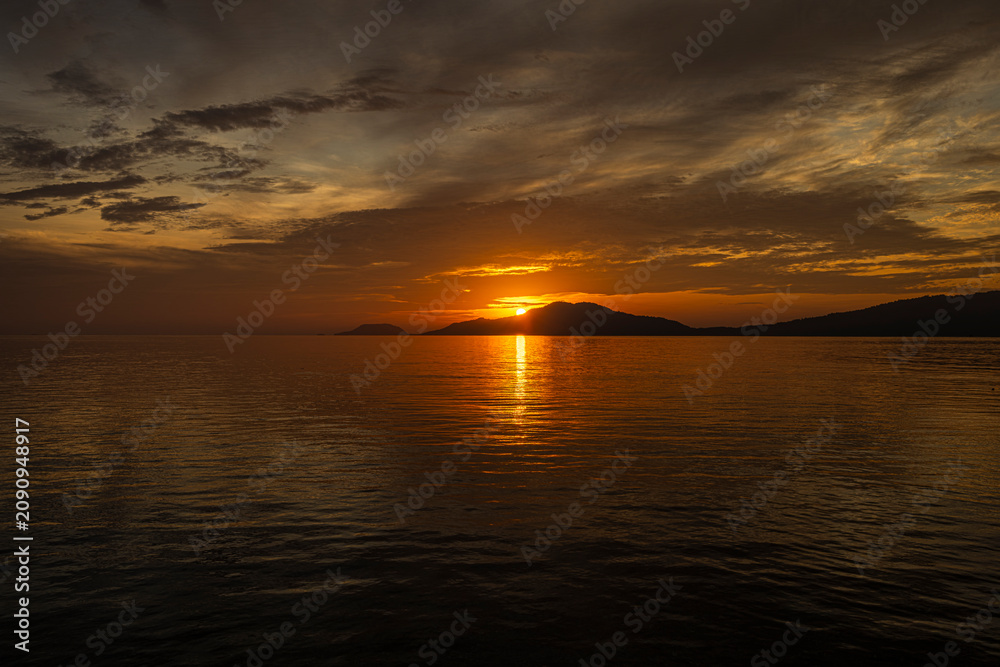 Obraz premium Sunrise @ Arborek Island, Indonesia