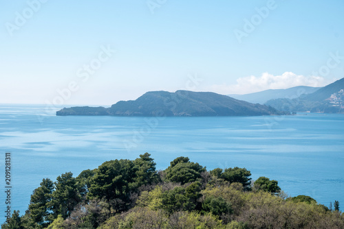 Obraz na plátne Sveti Nikola Island off the Adriatic coast, a scenic and uninhabited Mediterranean paradise