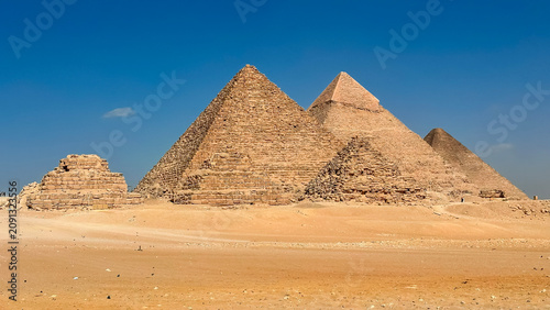 Canvas Print The majesty of the Egyptian pyramids, Cairo, Giza