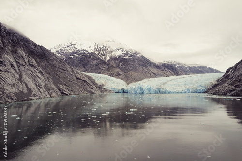 Фотография majestic Dawes Glacier, Alaska, near Juneau