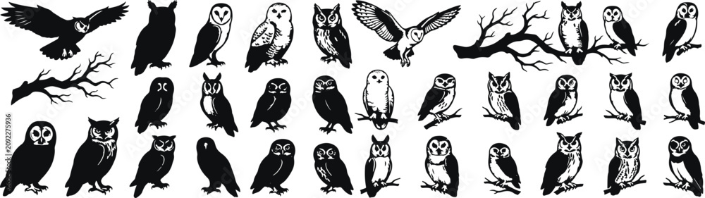 Naklejka premium Set of halloween owls silhouettes for spooky decorations and designs