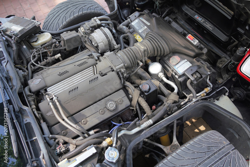 Konstfotografi Chevrolet Corvette C4 LT1 V8 Engine - high angle close up shot of a powerful 5