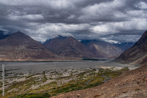 Cuadro en lienzo Wide panorama of Nubra Valley under a stormy sky, Ladakh