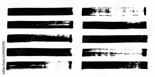 Foto collection of horizontal black ink brush strokes on white background painting te