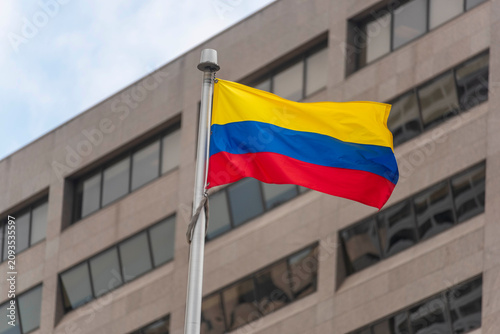 Obraz na płótnie The Colombian flag at Toronto City Hall’s Nathan Phillips Square