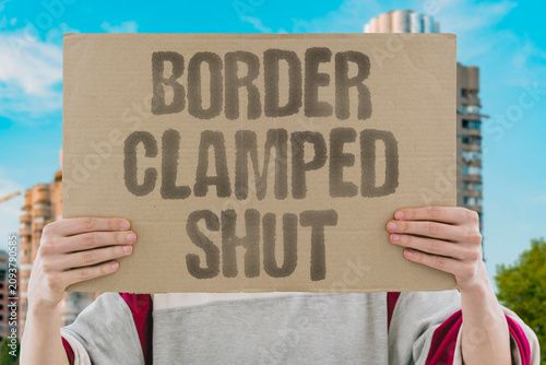 Tableau sur toile "Border Clamped Shut" Crossing point sealed without warning