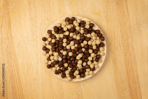 Fotografie Cereal breakfast balls offering a crunchy sweet choice