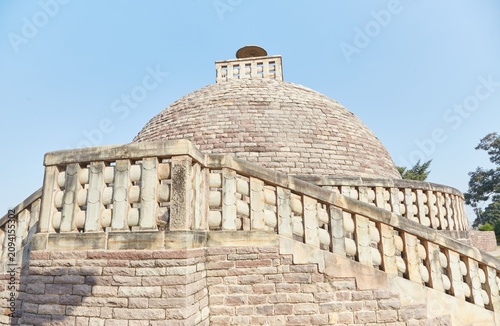 Obraz na płótnie Stupa 3, a later Sanchi stupa built during the Shunga period