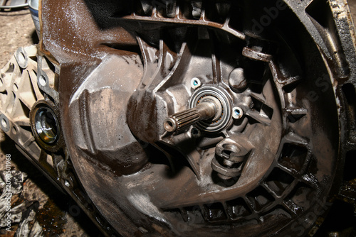 Cuadro en lienzo Place where clutch slave cylinder changing happening