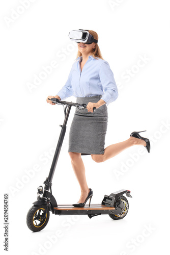 Mature businesswoman in VR ...