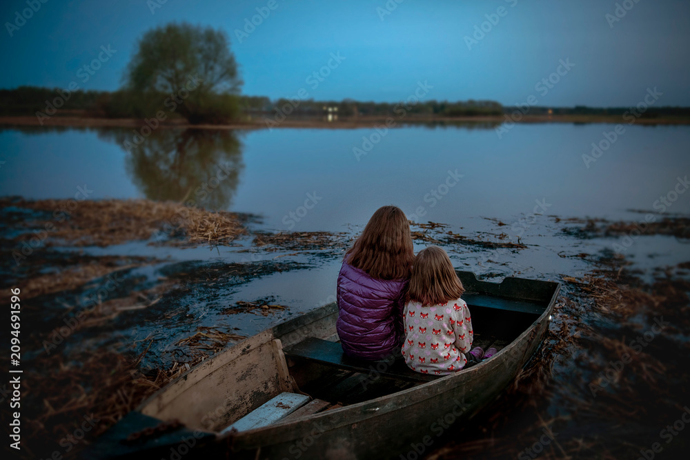 Fototapeta premium girl on a boat