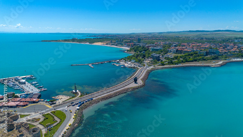 Cuadro en lienzo Aerial drone view of the narrow isthmus bridge connecting Nessebar old town with