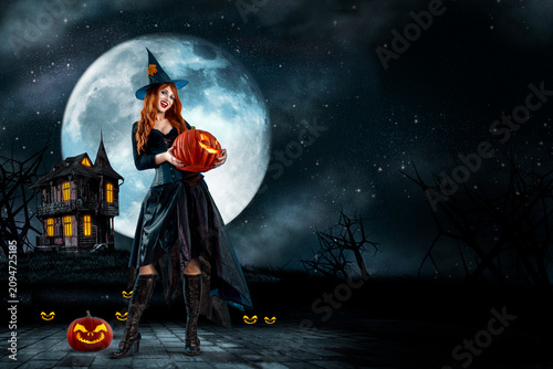 Canvastavla Witch on Halloween