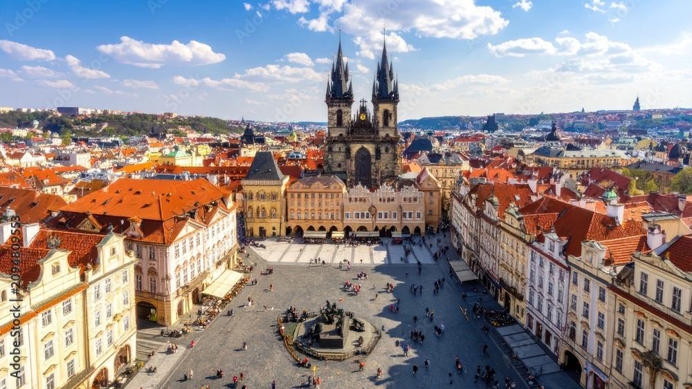 Obraz premium Aerial view of Prague Old Town Square.