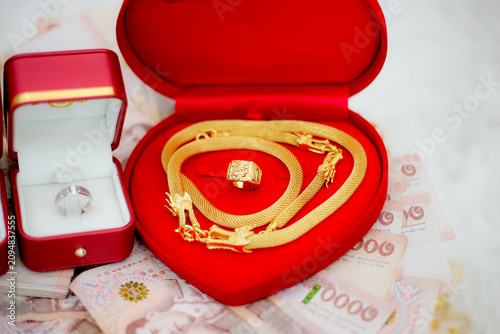 gold ring for wedding