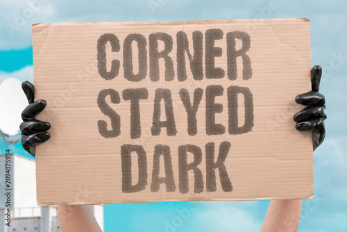 Foto "Corner Stayed Dark" Shadow clung to the room's junction