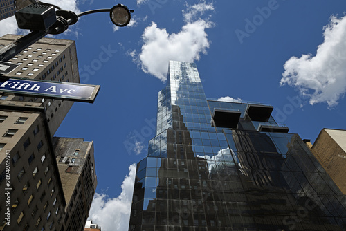 фотографія Fifth Avenue, major thoroughfare in borough of Manhattan in New York City, Unite