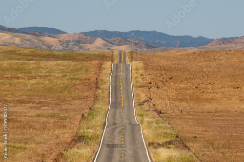 Photography Lonely desert desolate road highway extend distance distant horizon