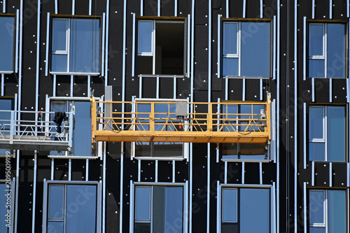 Fényképezés Thermal insulation works with suspended Platform (ZLP)