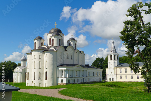 Tableau sur toile Yaroslav’s Court in Veliky Novgorod, Russia