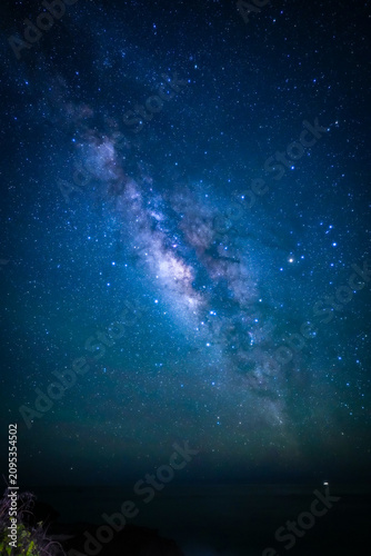 満天の星空が広がる宮古島の夜景、夏の離島観光・旅行PR用写真素材