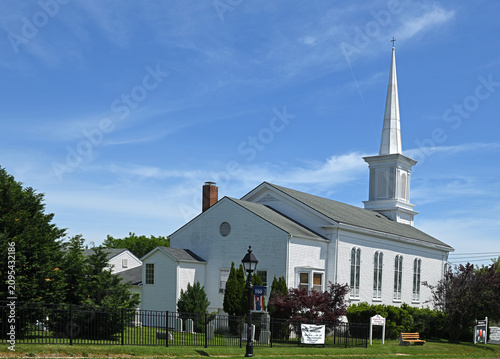 Fotografie Famous Setauket United Methodist Church on summer day, East Setauket, NY, United