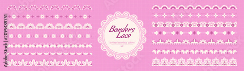 Quadro su tela Collection of scallop lace white and pink borders